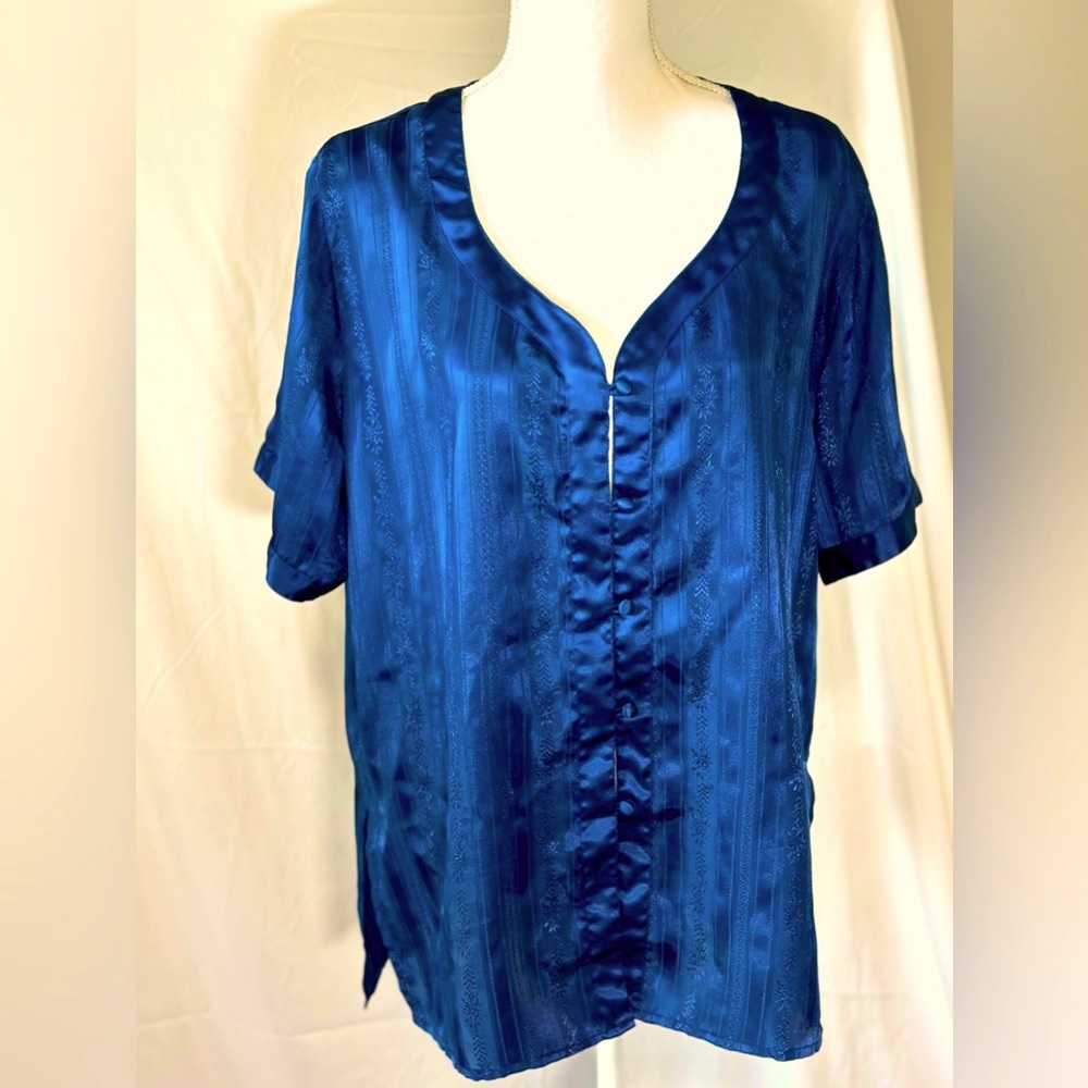 VICTORIA’S SECRET- Night top